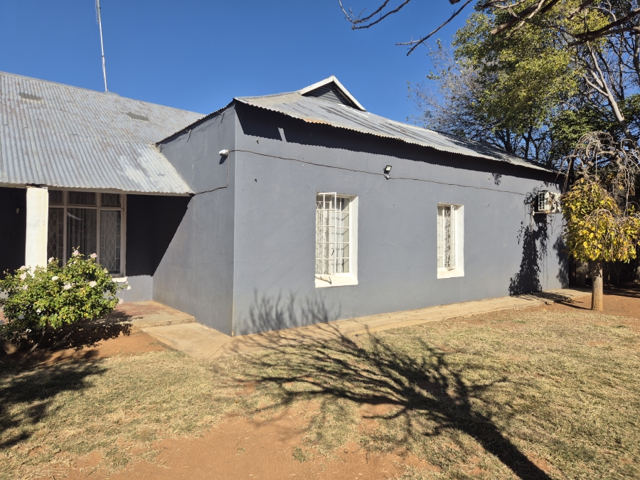 5 Bedroom Property for Sale in Wolmaransstad North West